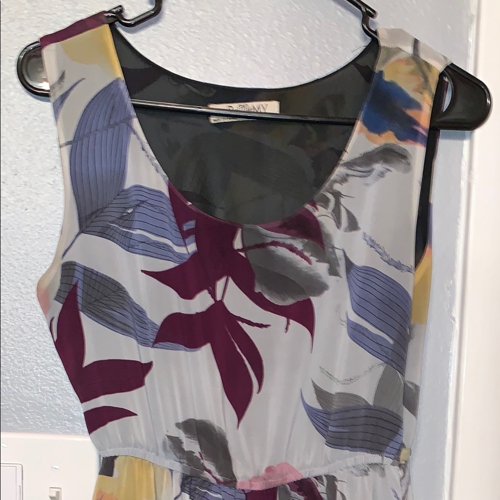 Sleeveless floral dress